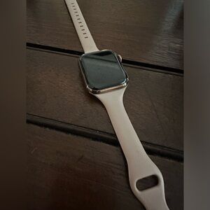 Apple Watch Series 5, 44mm gold